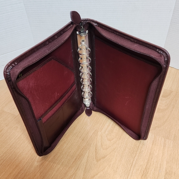 Day Timer Brown Leather Zipper Planner 7 Ring - Picture 10 of 16